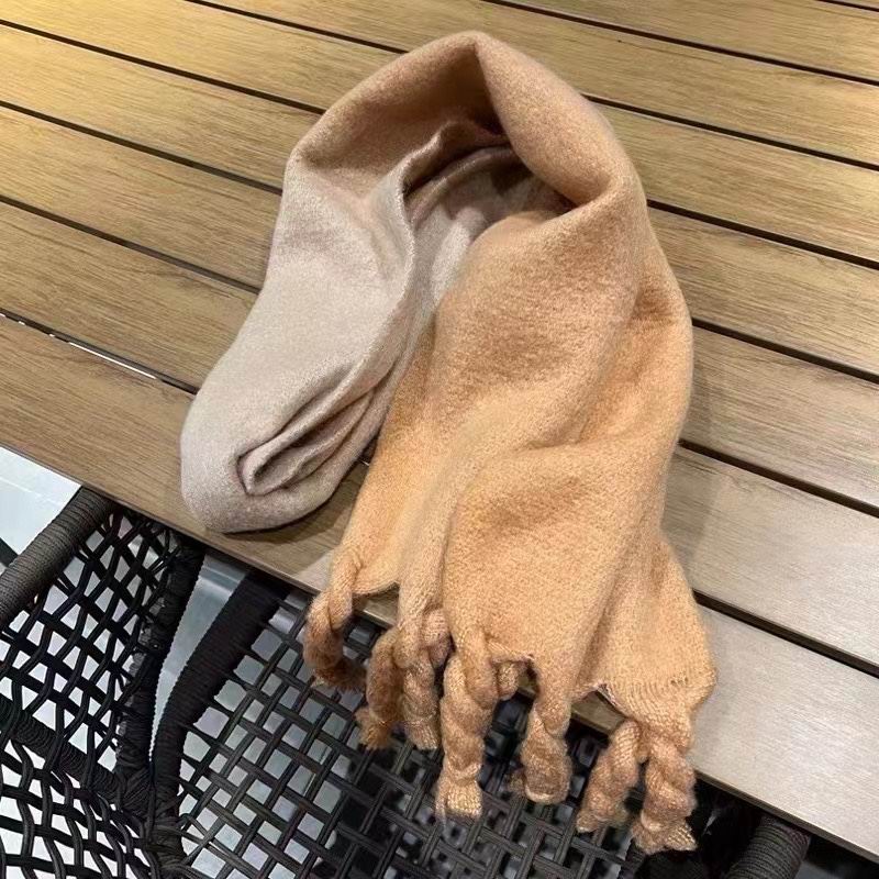 Other scarf E04